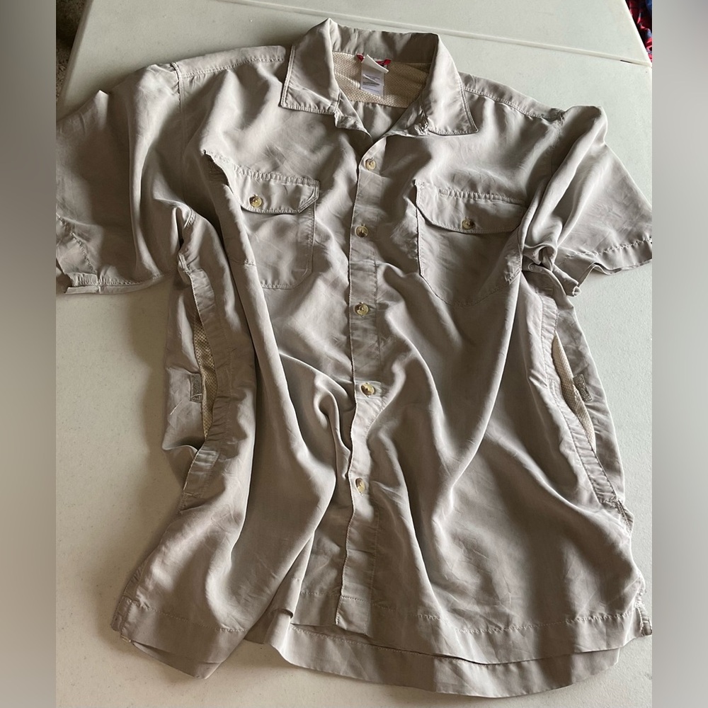 The North Face Men's Short-Sleeve Button-Up Shirt in Light Taupe size Large